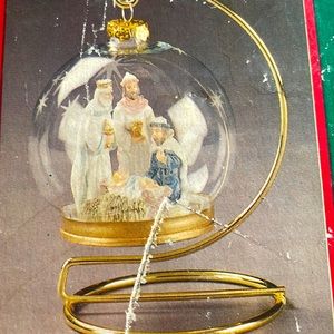 Vintage ORNAMENT House of Lloyd Christmas Around The World Three Kings  w/stand